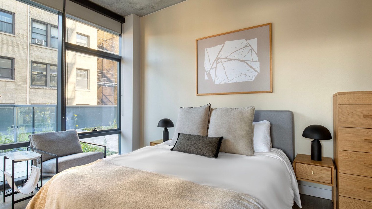 Photo of Bedroom in Lake View East