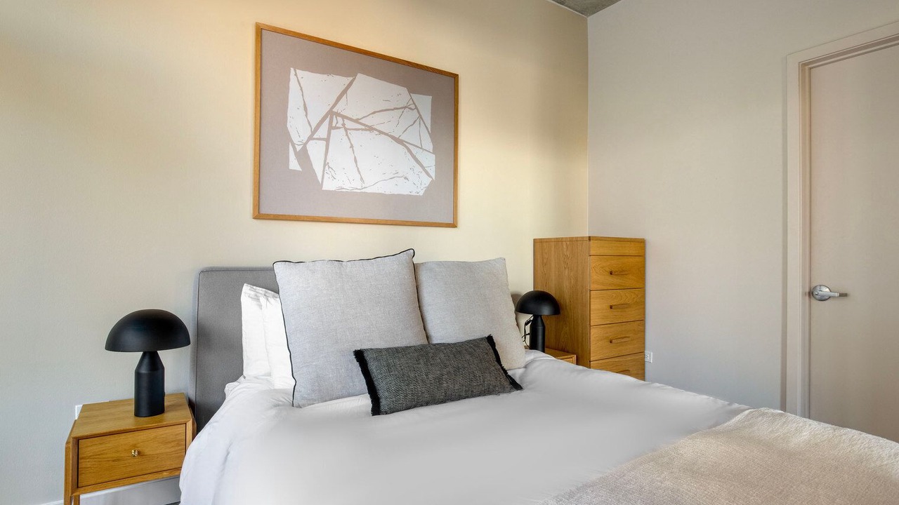 Photo of Bedroom in Lake View East