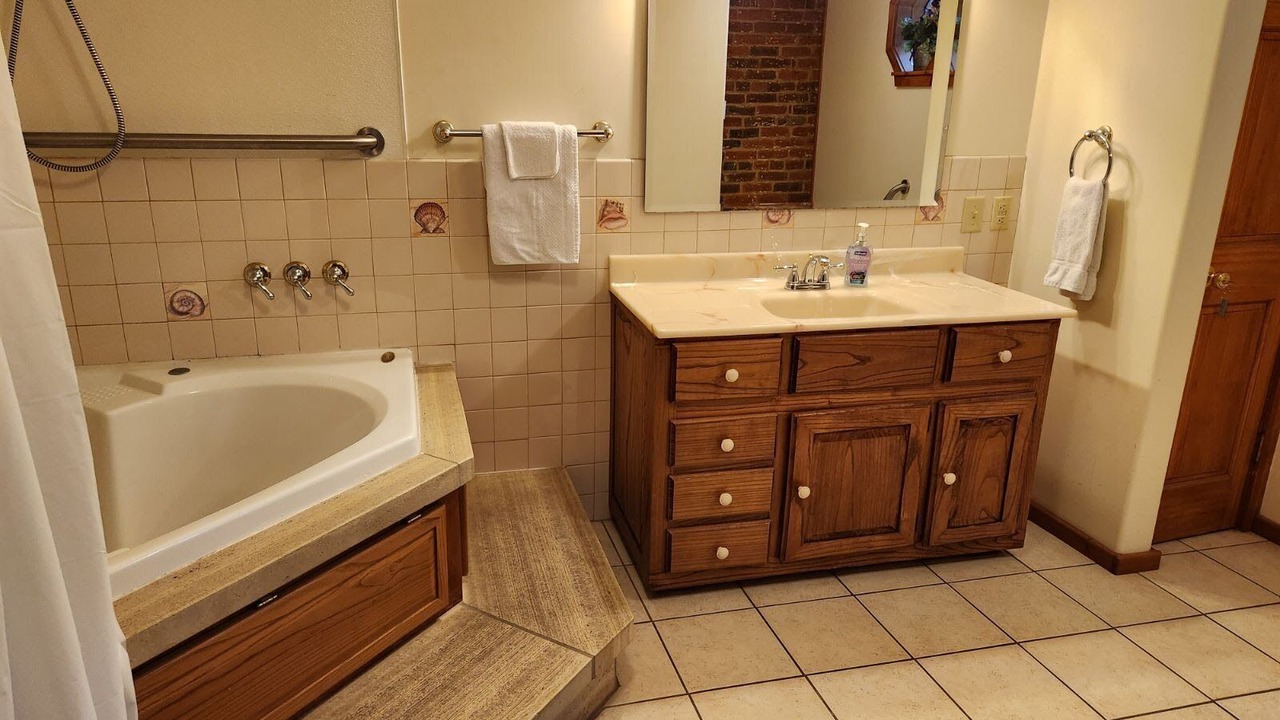 Photo of Bathroom in Nauvoo