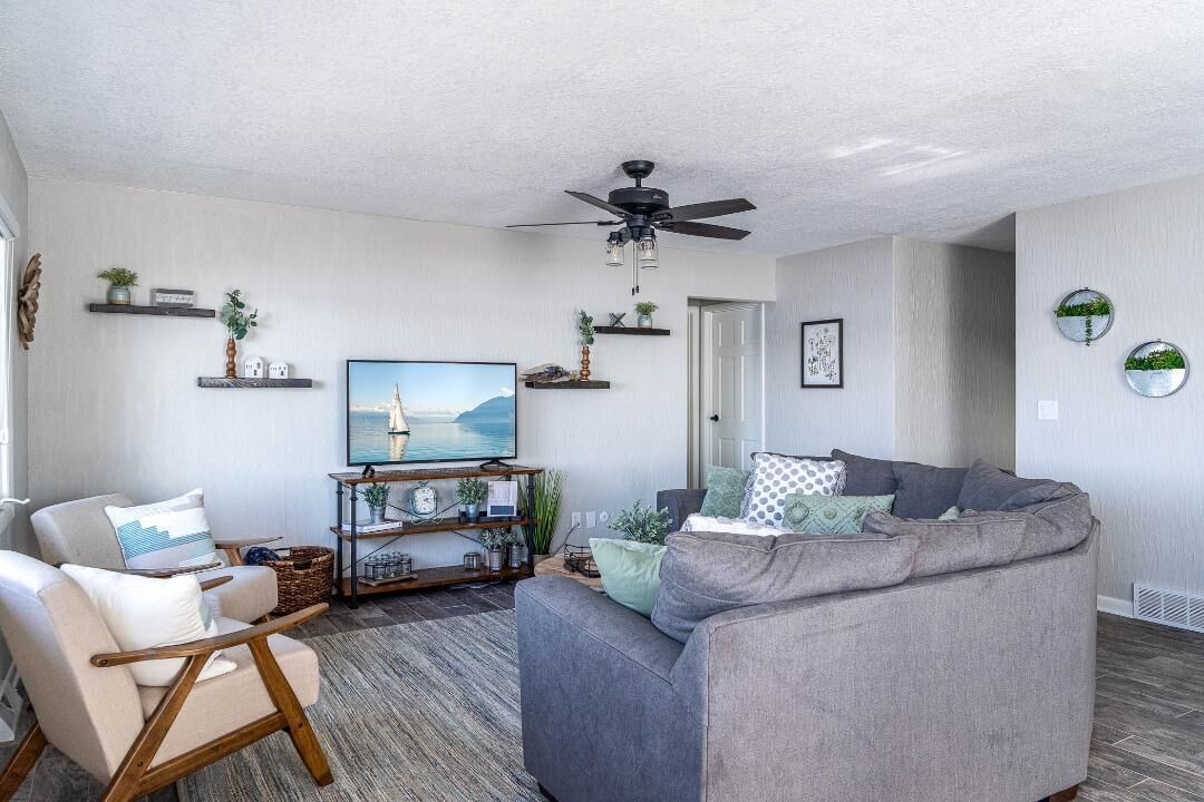 Photo of Livingroom in East Moline