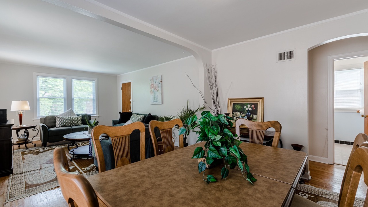 Photo of Bedroom in Evanston