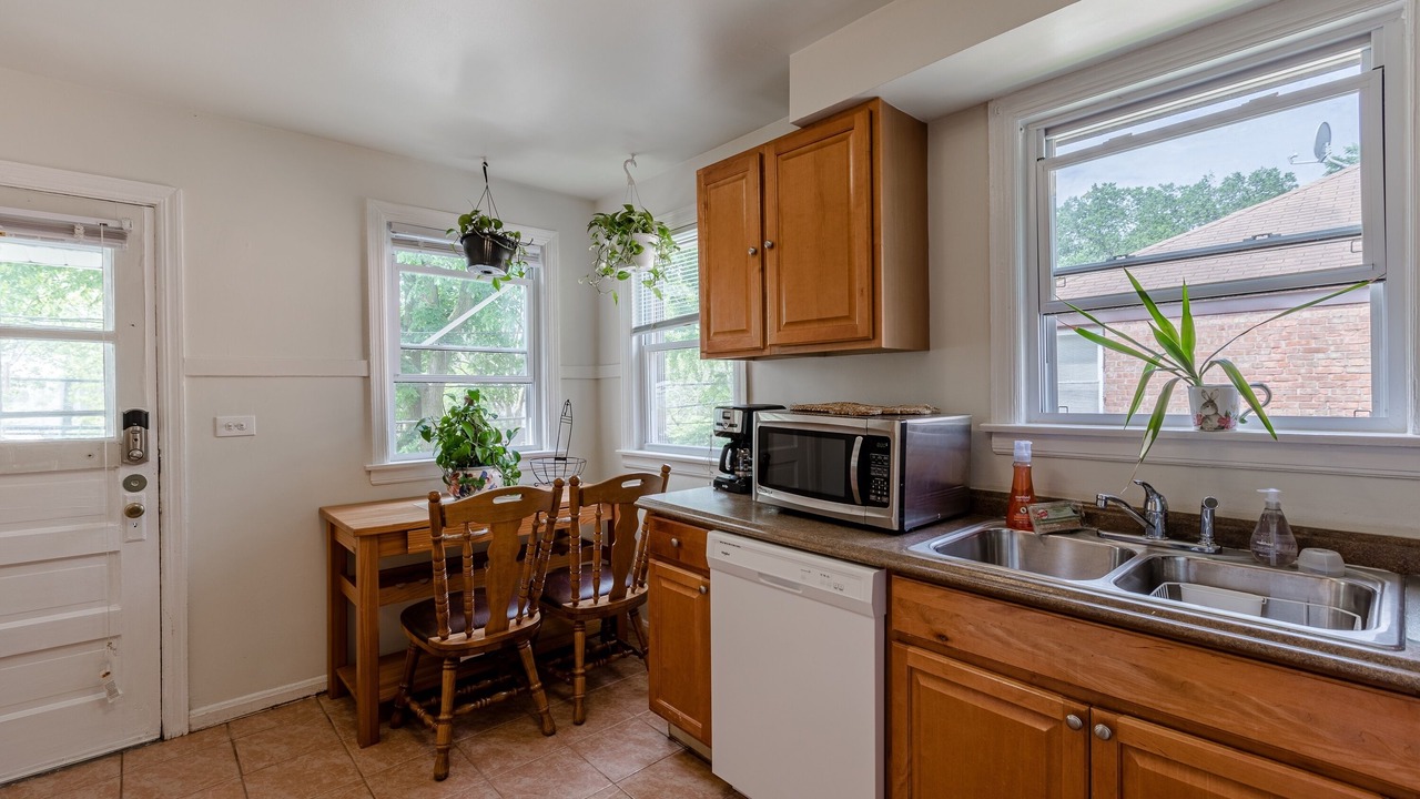 Photo of Bedroom in Evanston