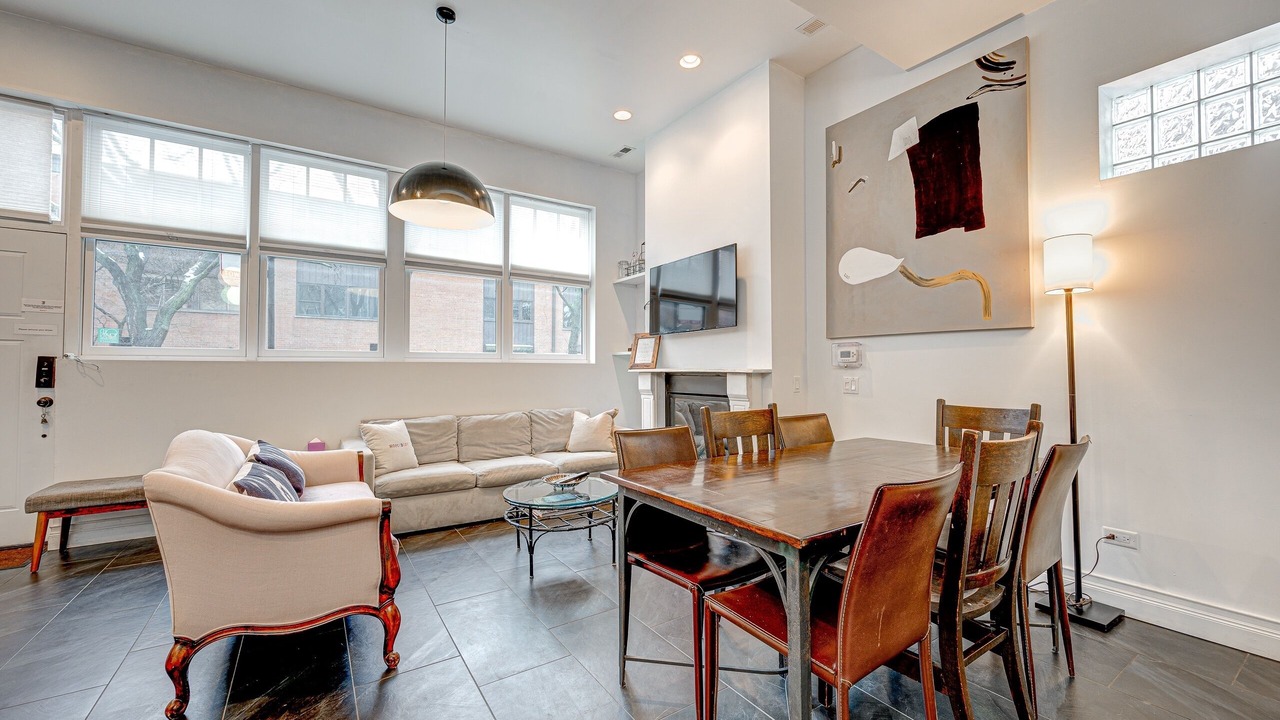 Photo of Bedroom in Old Town Triangle
