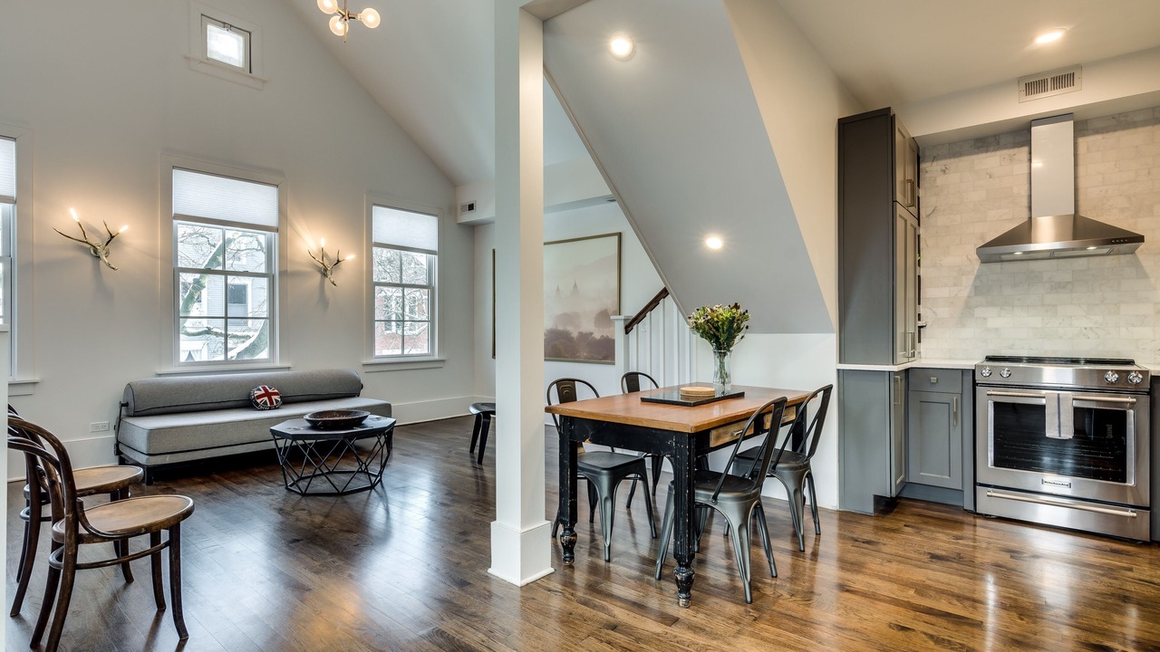 Photo of Bedroom in Old Town Triangle