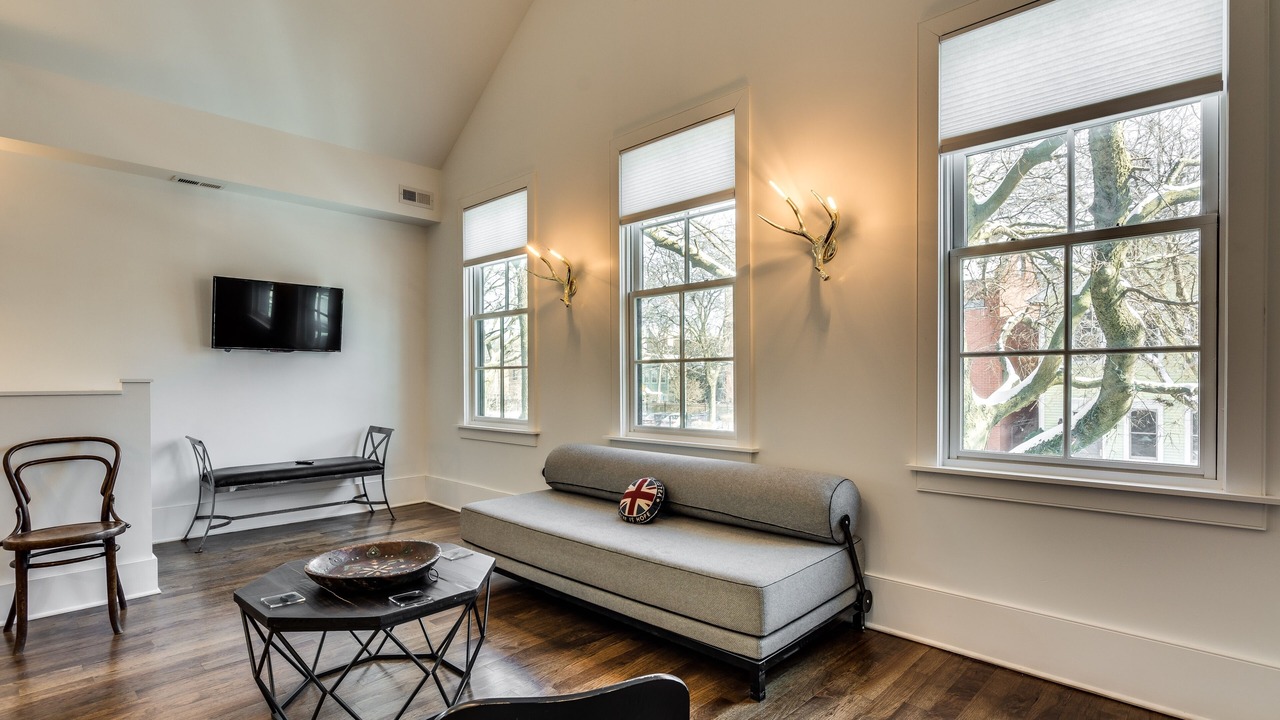 Photo of Bedroom in Old Town Triangle