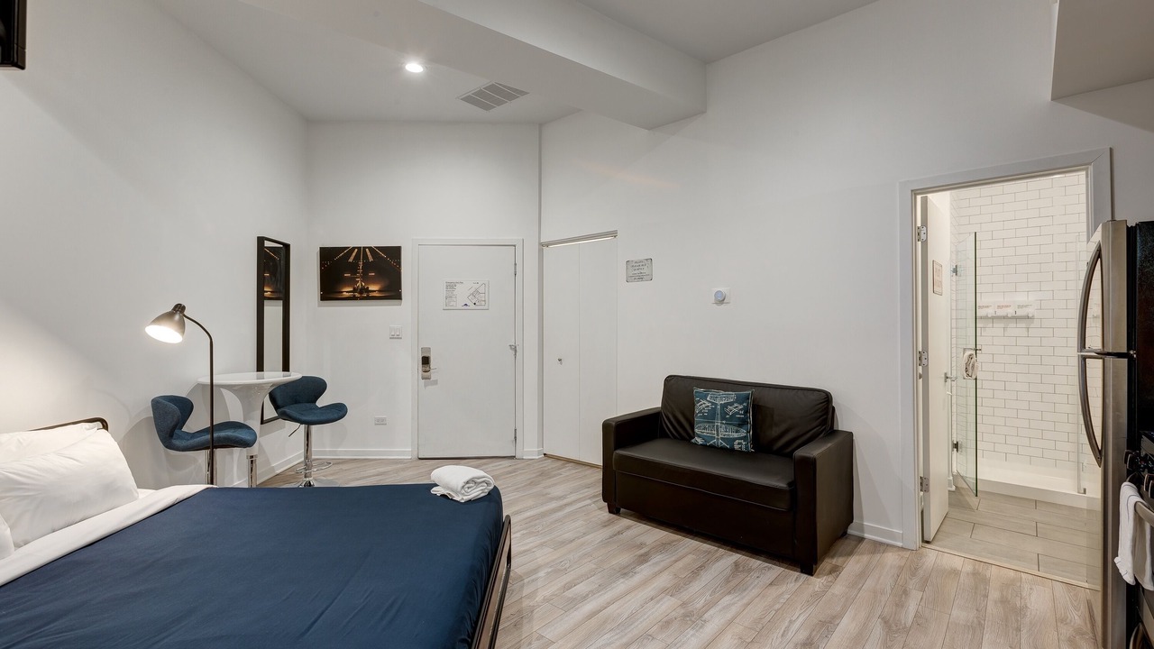 Photo of Bedroom in River West