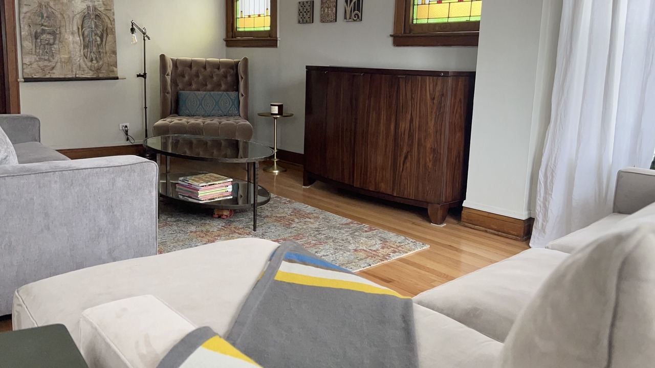 Photo of Livingroom in Little Village