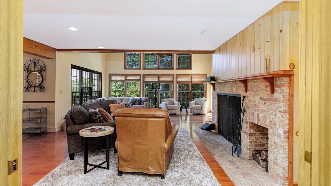 Photo of Livingroom in The Galena Territory