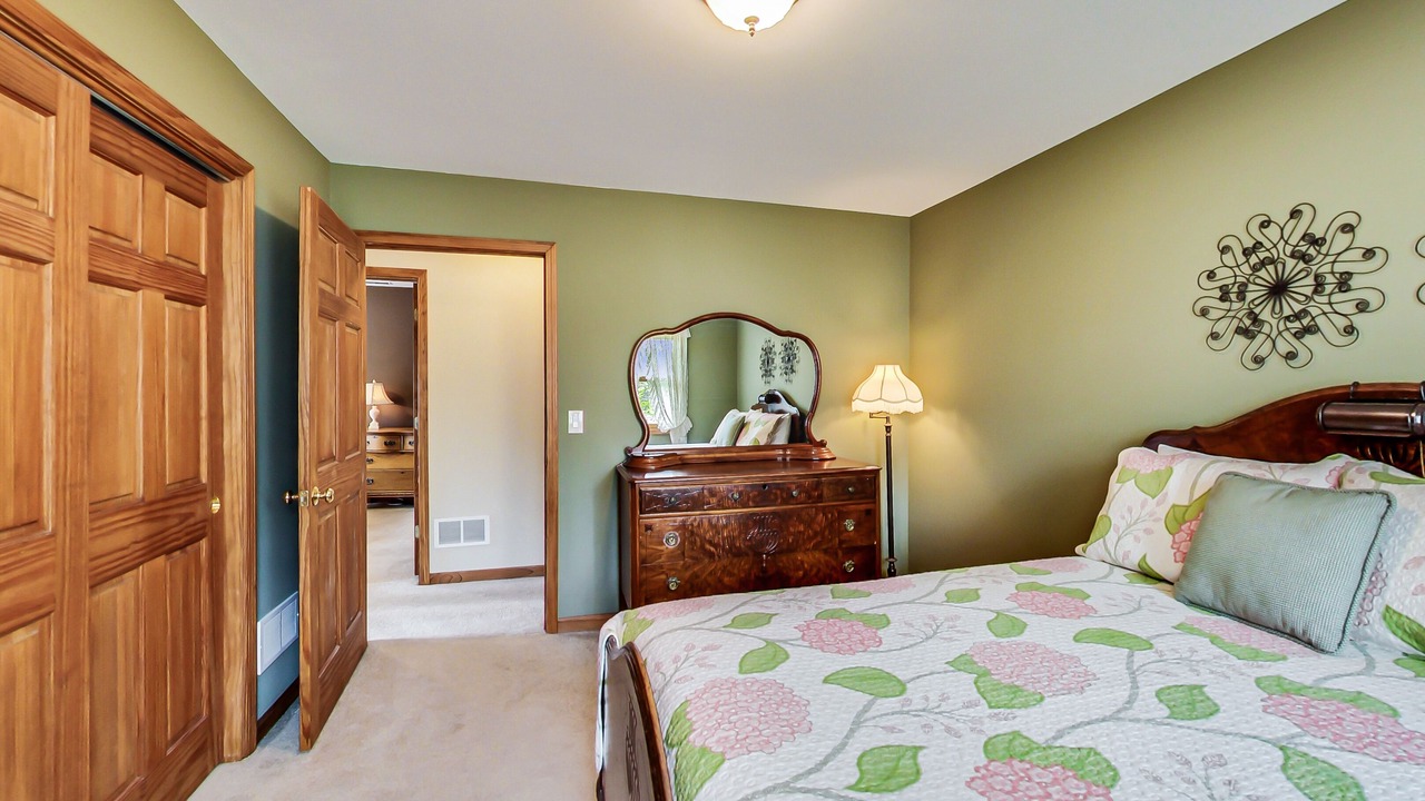 Photo of Bedroom in Round Lake