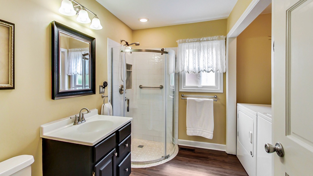 Photo of Bathroom in Round Lake