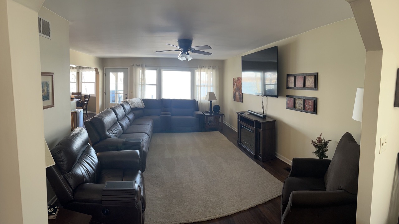 Photo of Livingroom in Round Lake