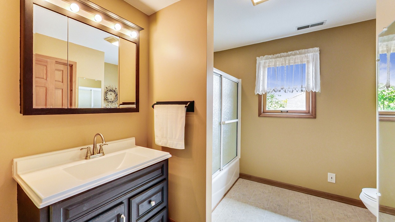 Photo of Bathroom in Round Lake