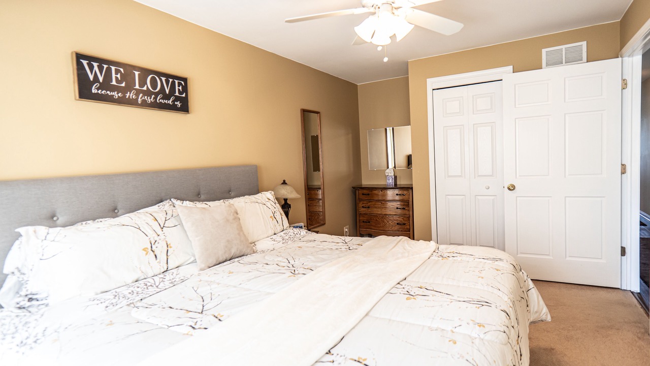 Photo of Bedroom in Round Lake