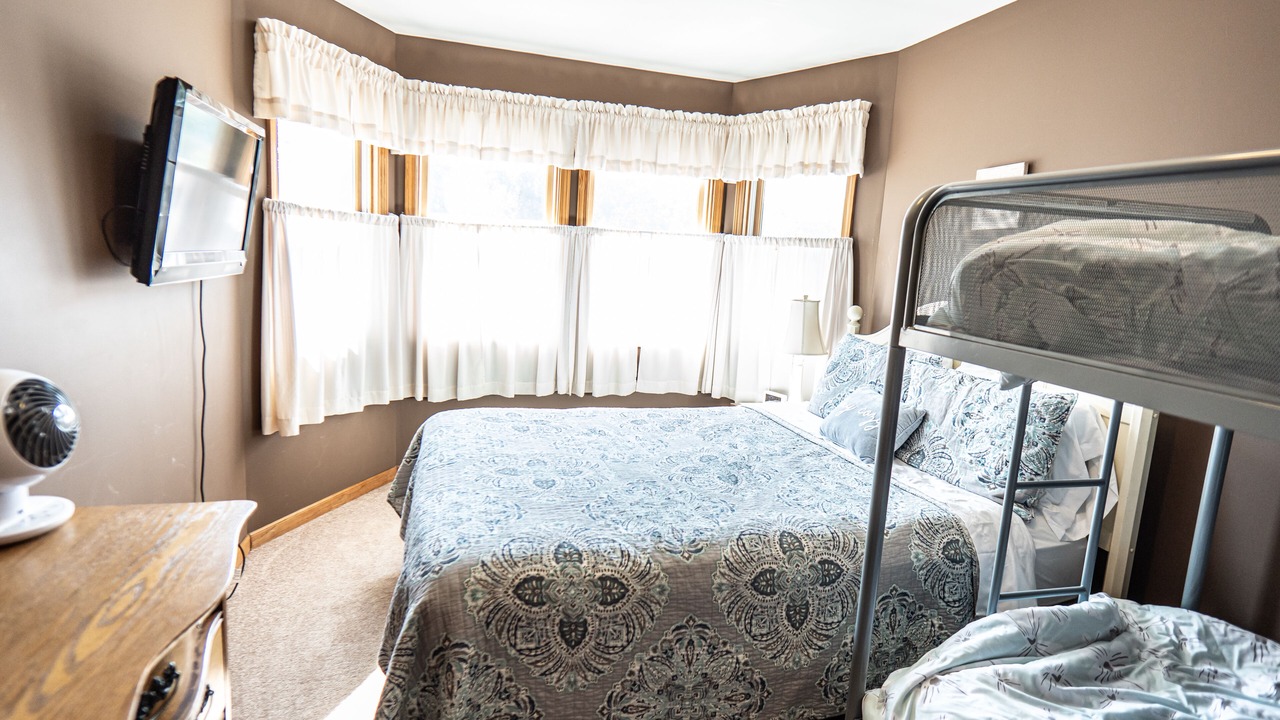 Photo of Bedroom in Round Lake