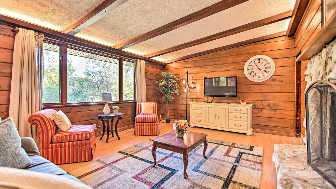 Photo of Livingroom in Fox River Grove