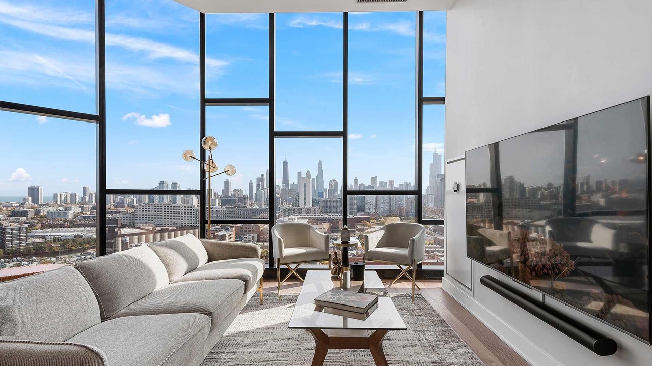 Photo of Livingroom in River West