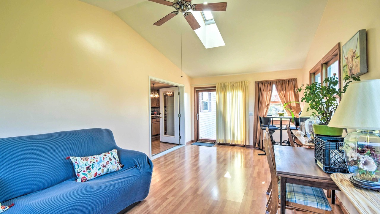 Photo of Livingroom in Apple River