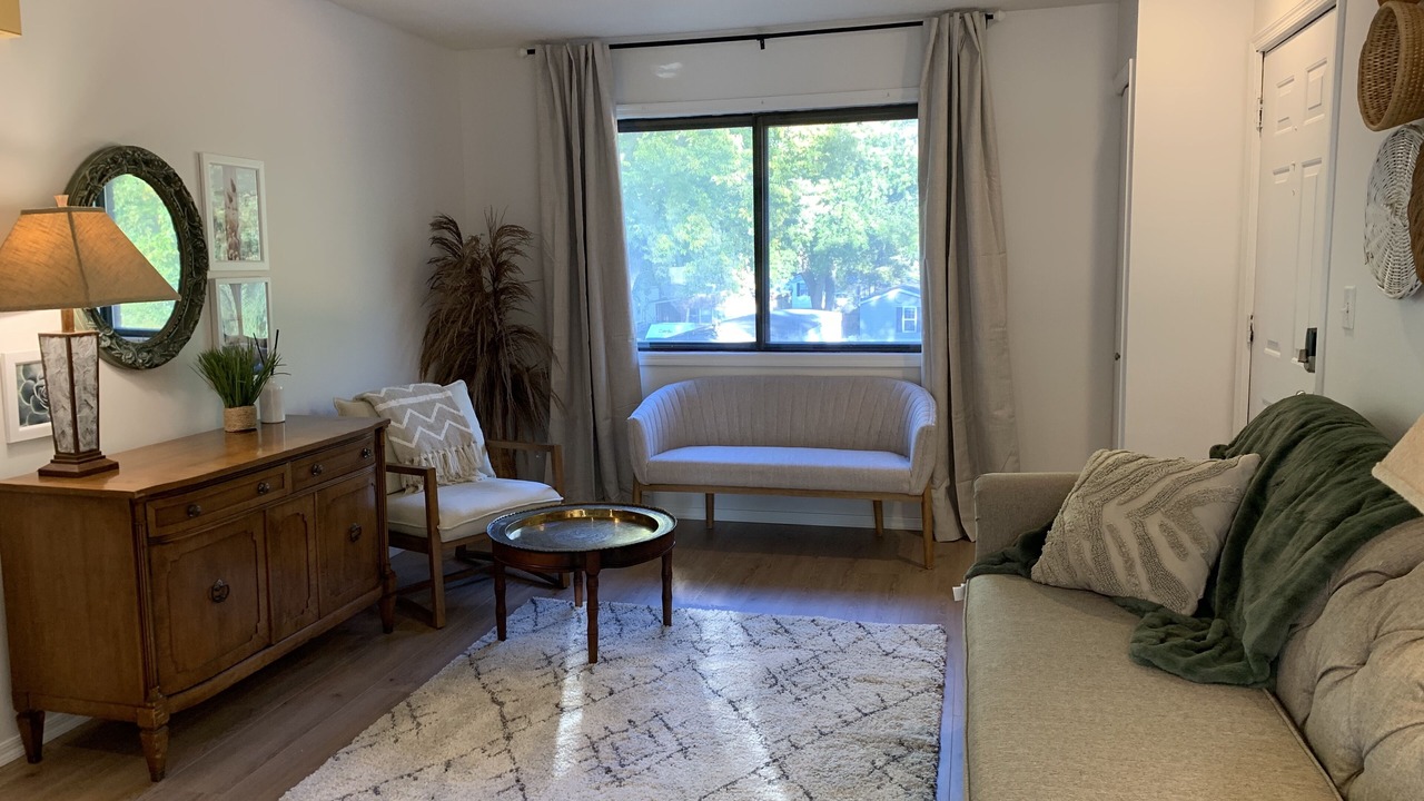 Photo of Livingroom in Penfield