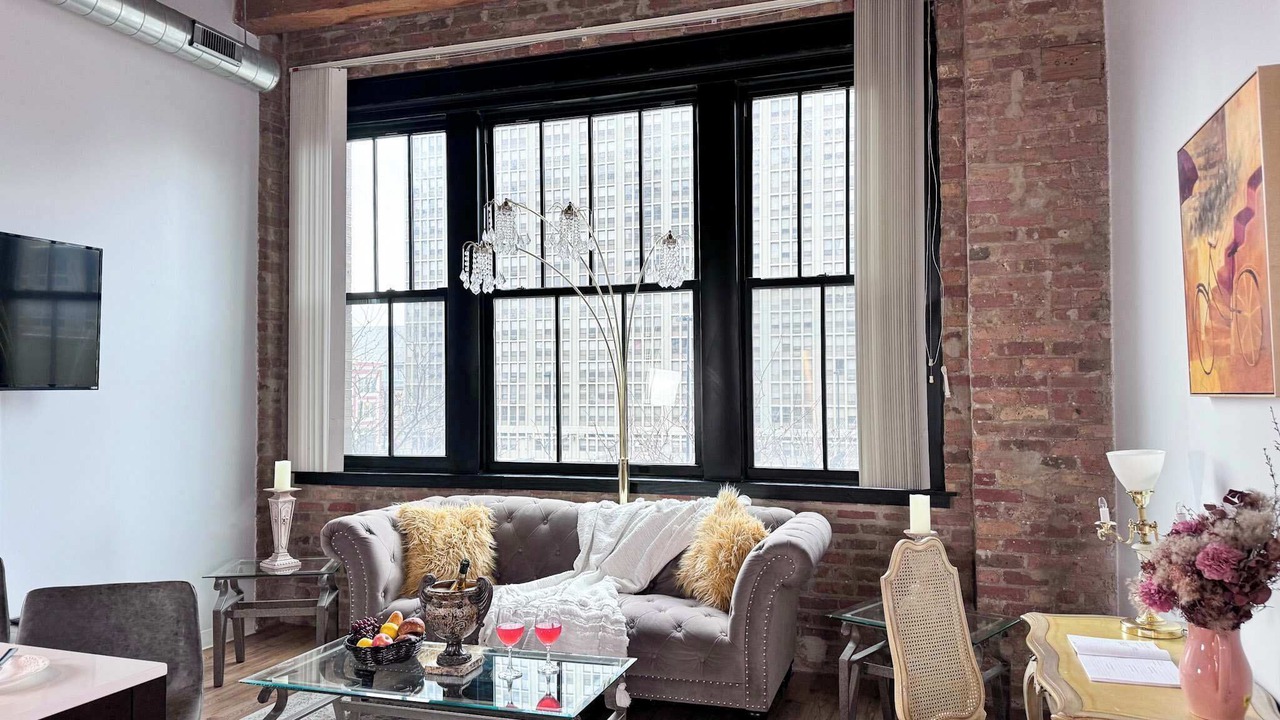 Photo of Livingroom in Near South Side