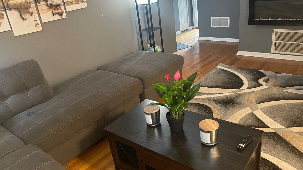 Photo of Livingroom in North Kenwood