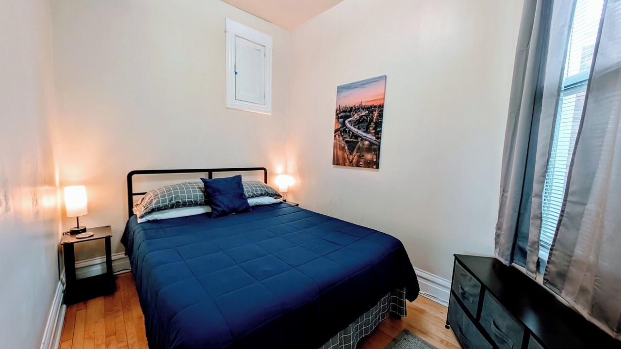 Photo of Bedroom in Roscoe Village