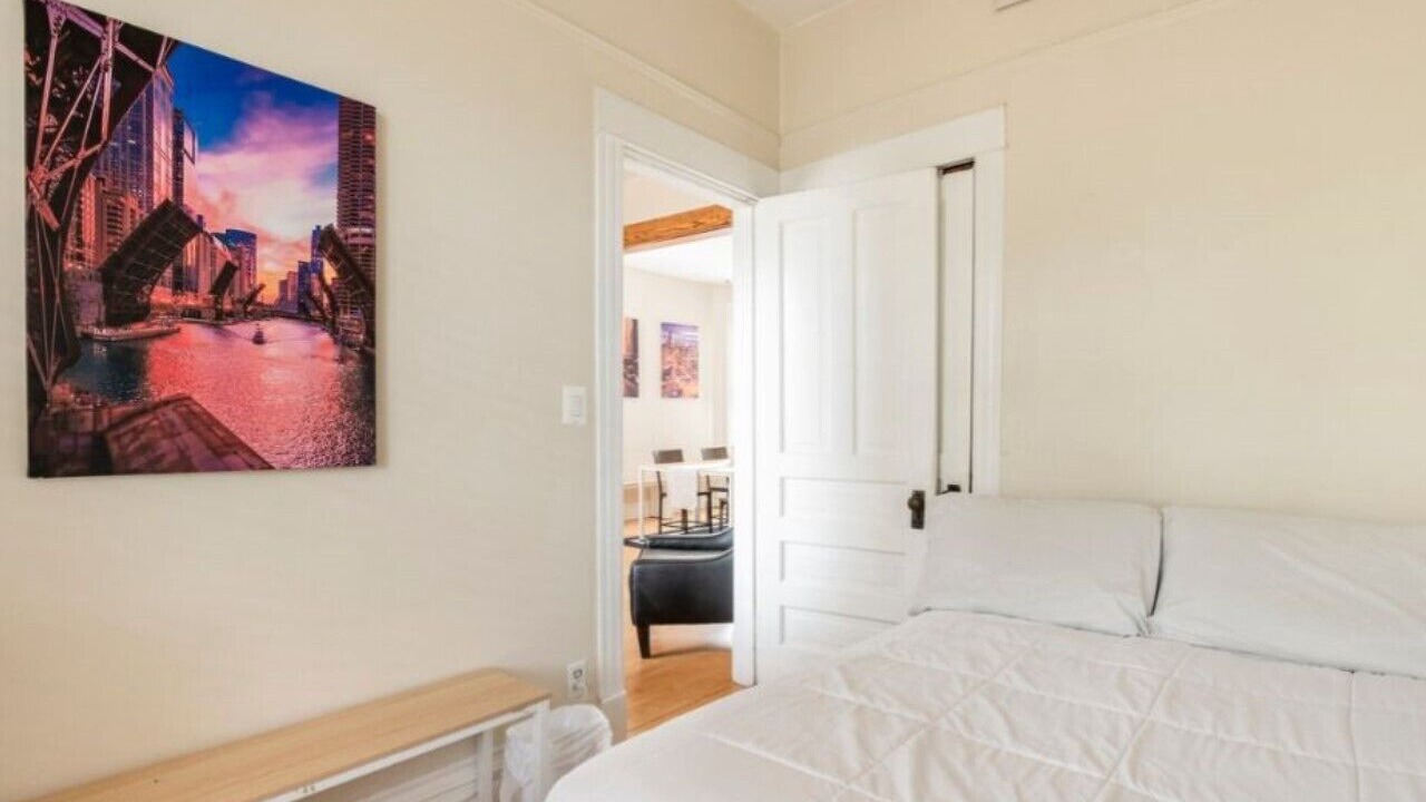 Photo of Bedroom in Roscoe Village