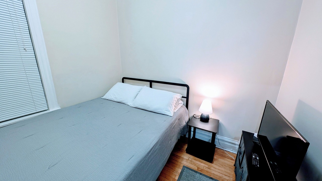 Photo of Bedroom in Roscoe Village