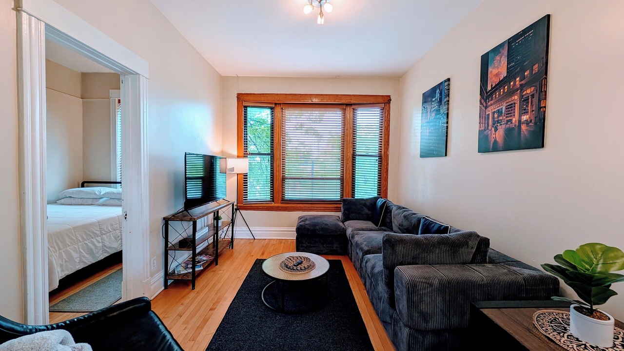 Photo of Livingroom in Roscoe Village