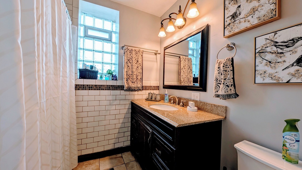 Photo of Bathroom in Roscoe Village