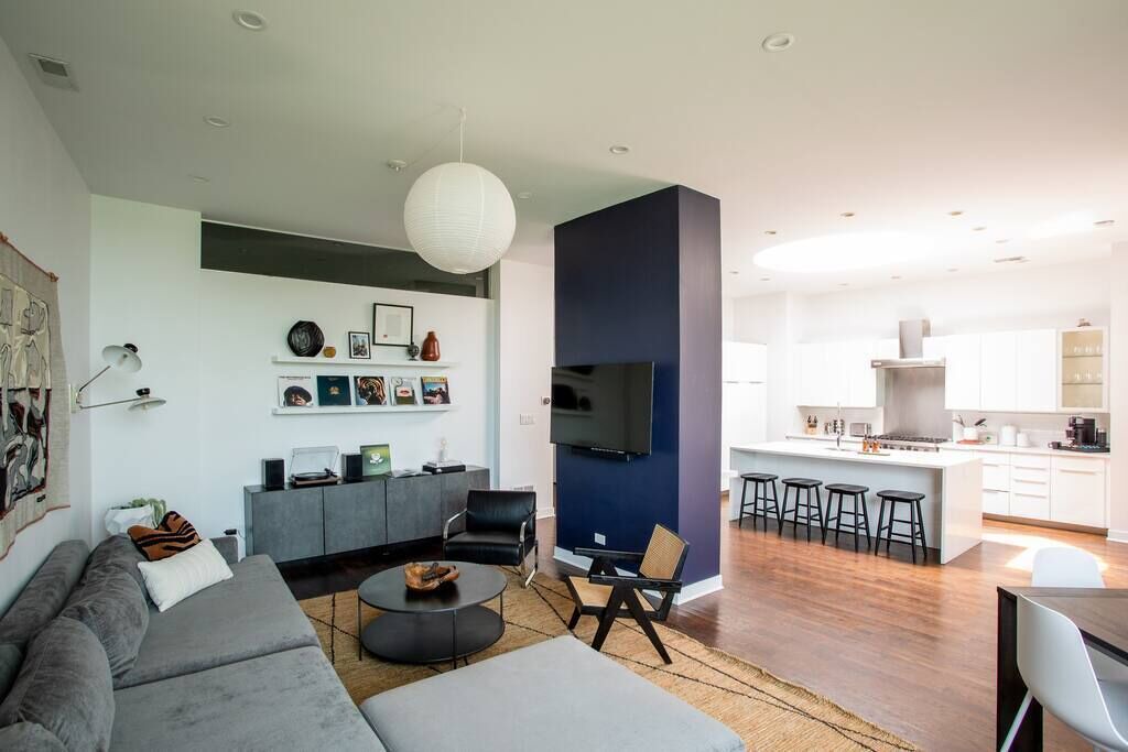 Photo of Livingroom in West Town