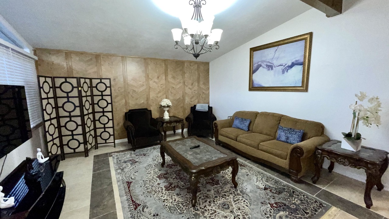 Photo of Livingroom in Wheeling