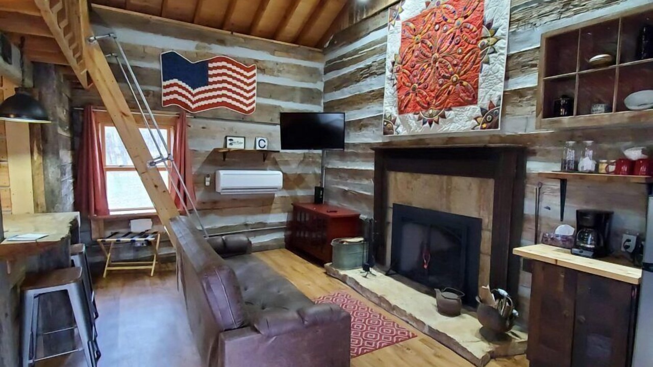 Photo of Livingroom in Hardin County