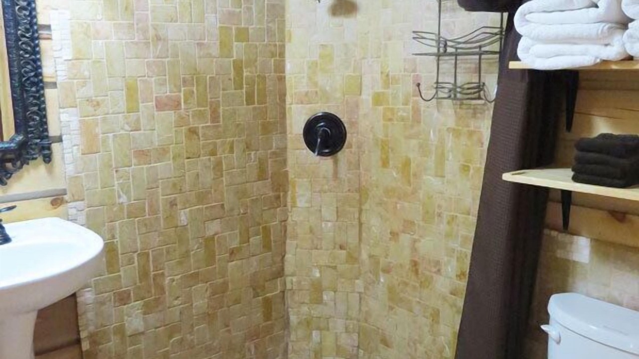Photo of Bathroom in Hardin County