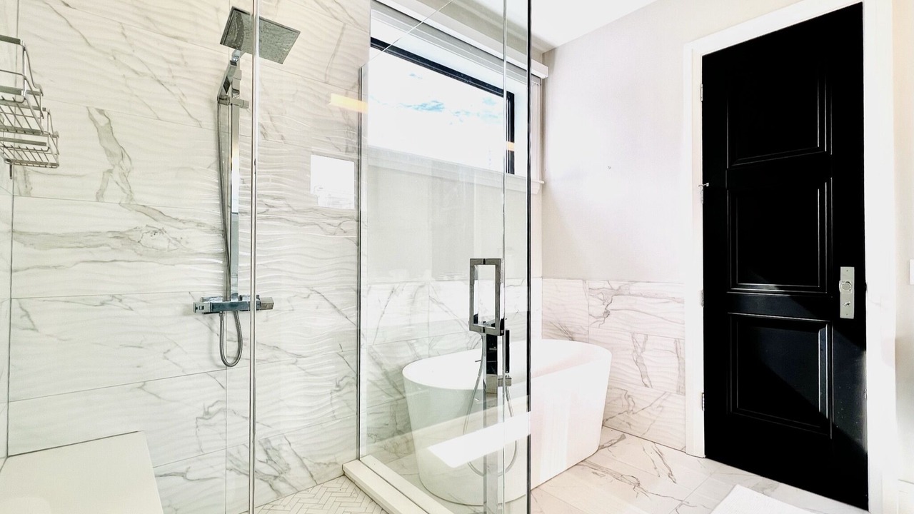 Photo of Bathroom in River North