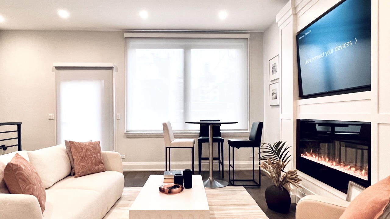 Photo of Livingroom in River North