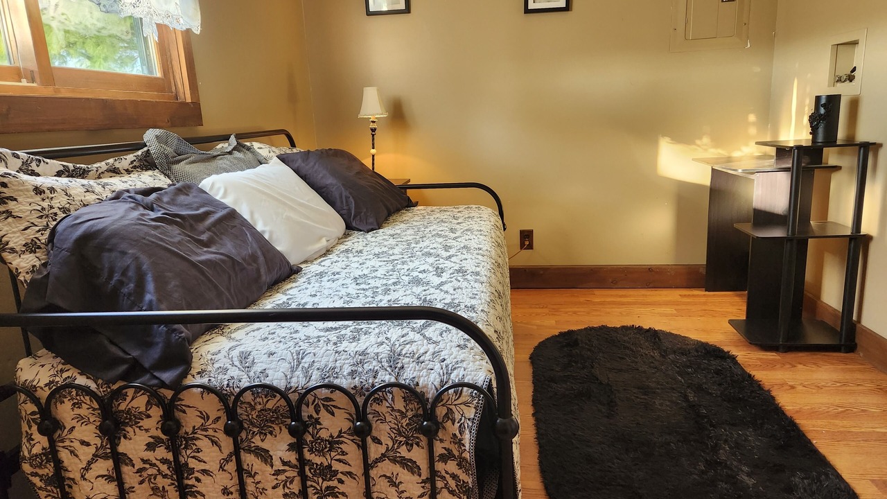 Photo of Bedroom in Jerseyville