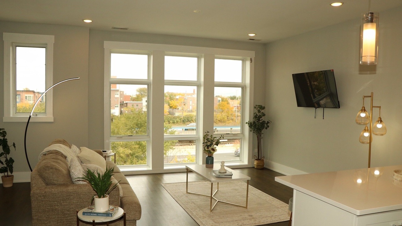 Photo of Livingroom in East Garfield Park