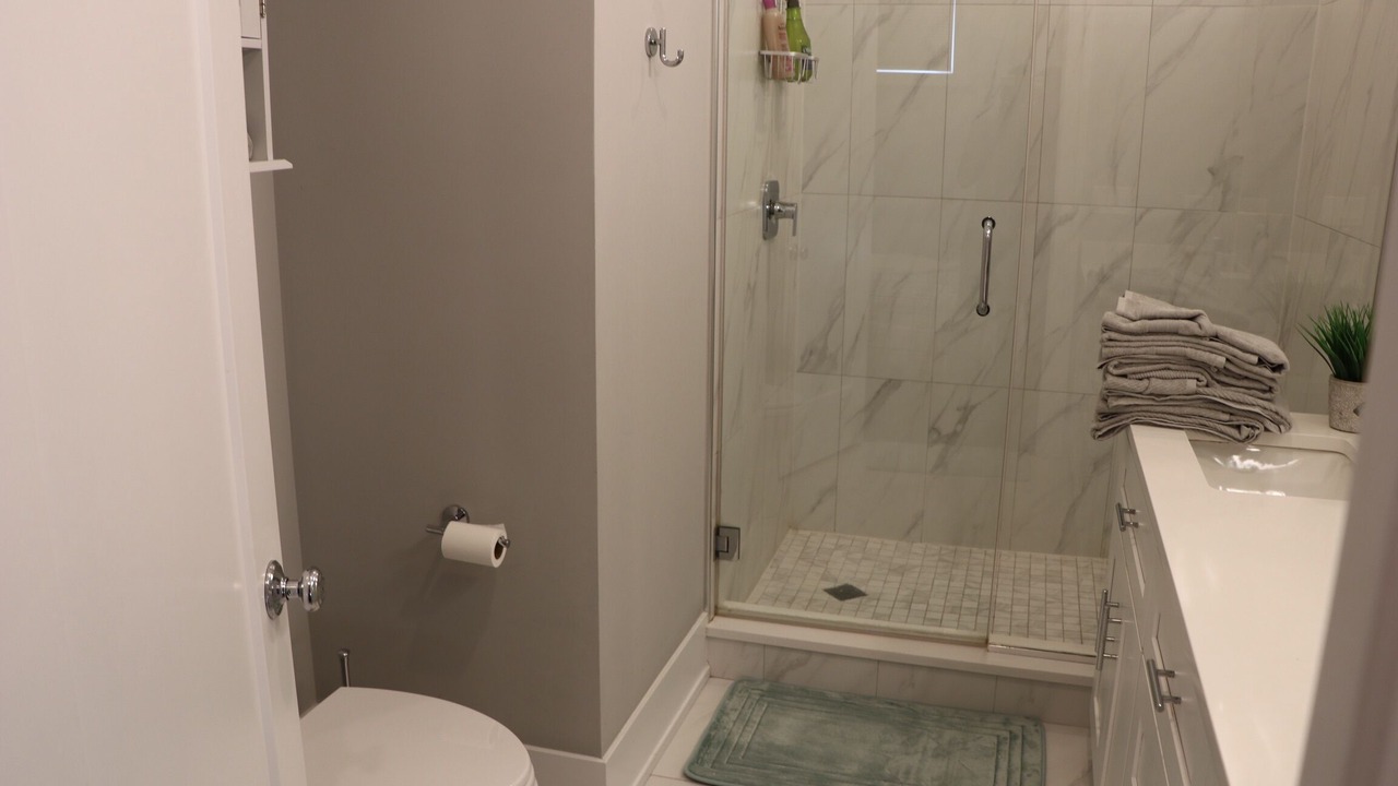 Photo of Bathroom in East Garfield Park