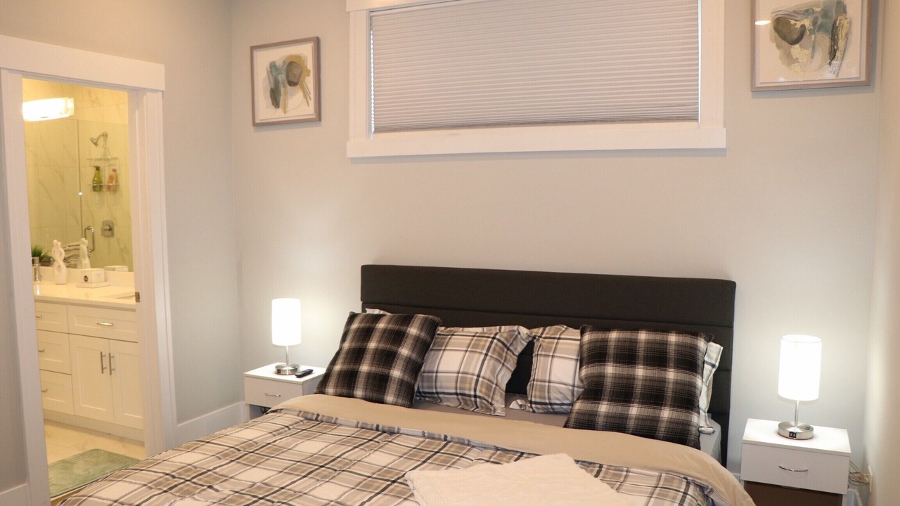 Photo of Bedroom in East Garfield Park