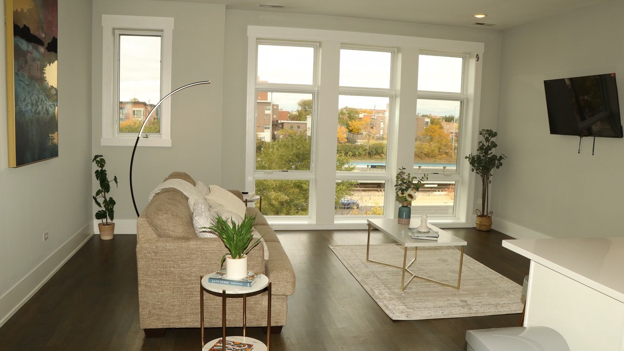 Photo of Livingroom in East Garfield Park