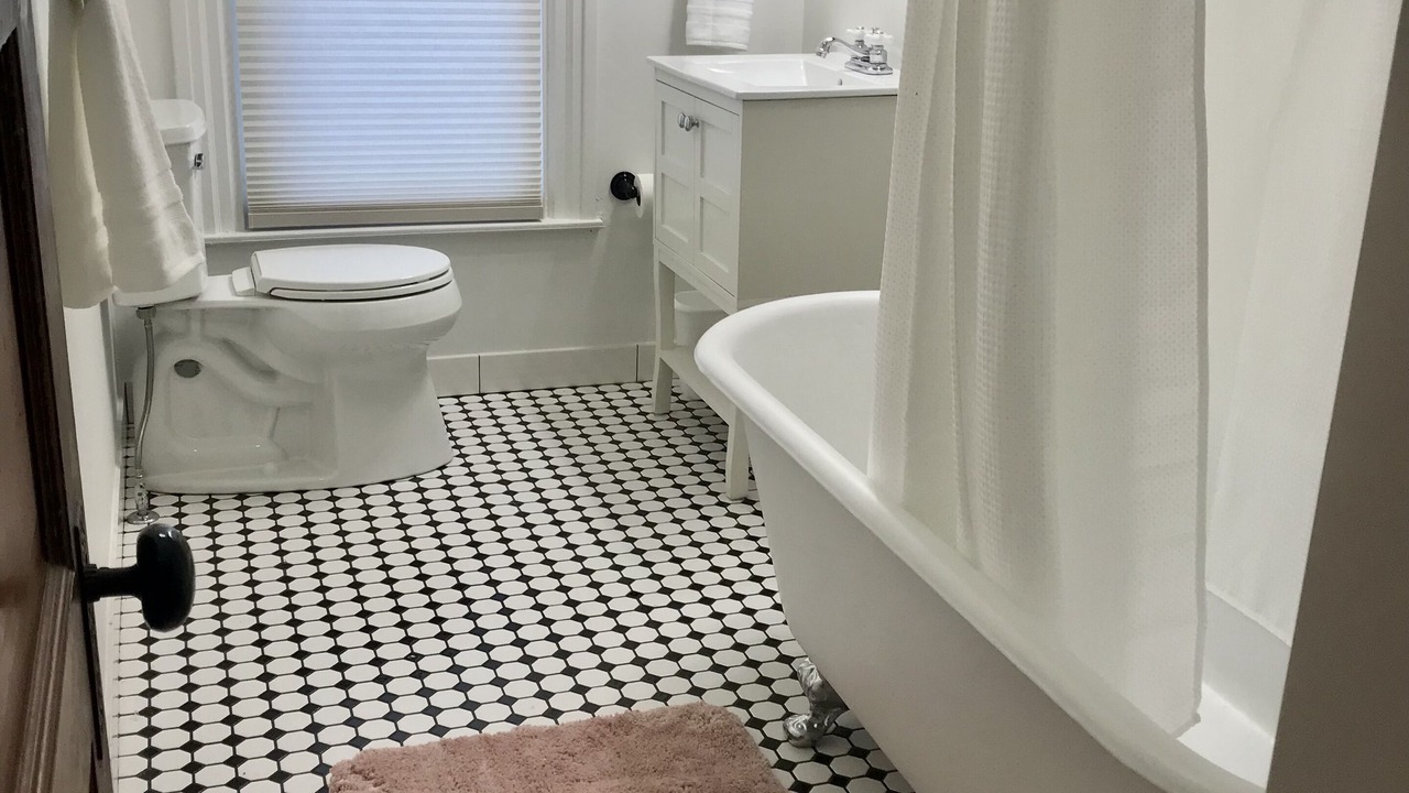 Photo of Bathroom in La Salle