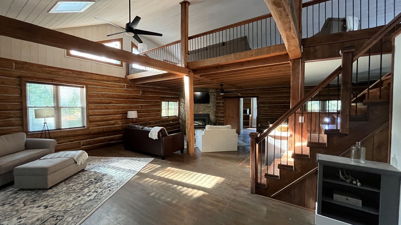 Photo of Livingroom in Fowler