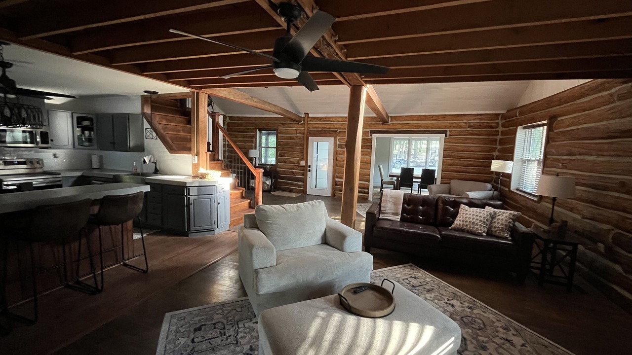 Photo of Livingroom in Fowler