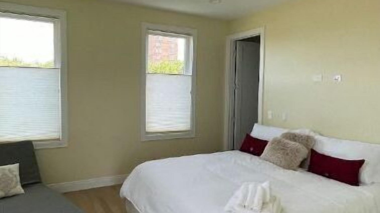 Photo of Bedroom in Oakland