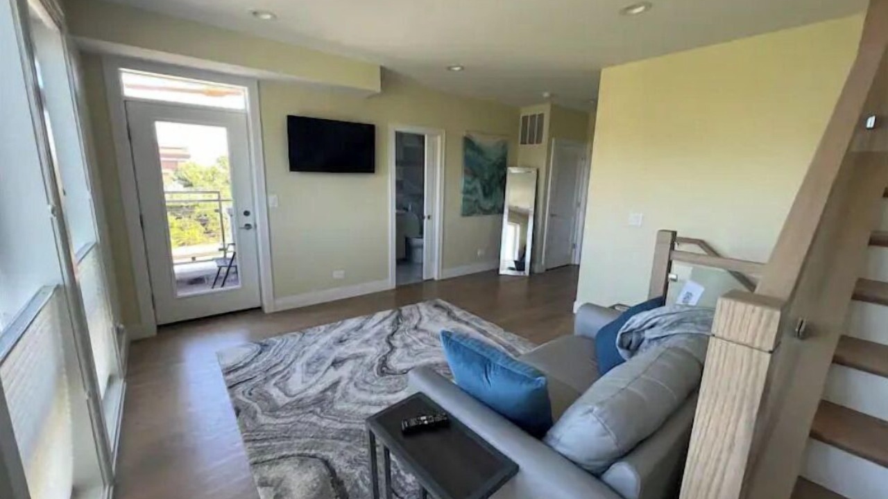 Photo of Livingroom in Oakland