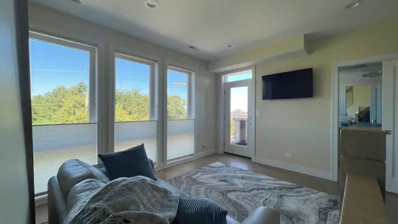 Photo of Livingroom in Oakland