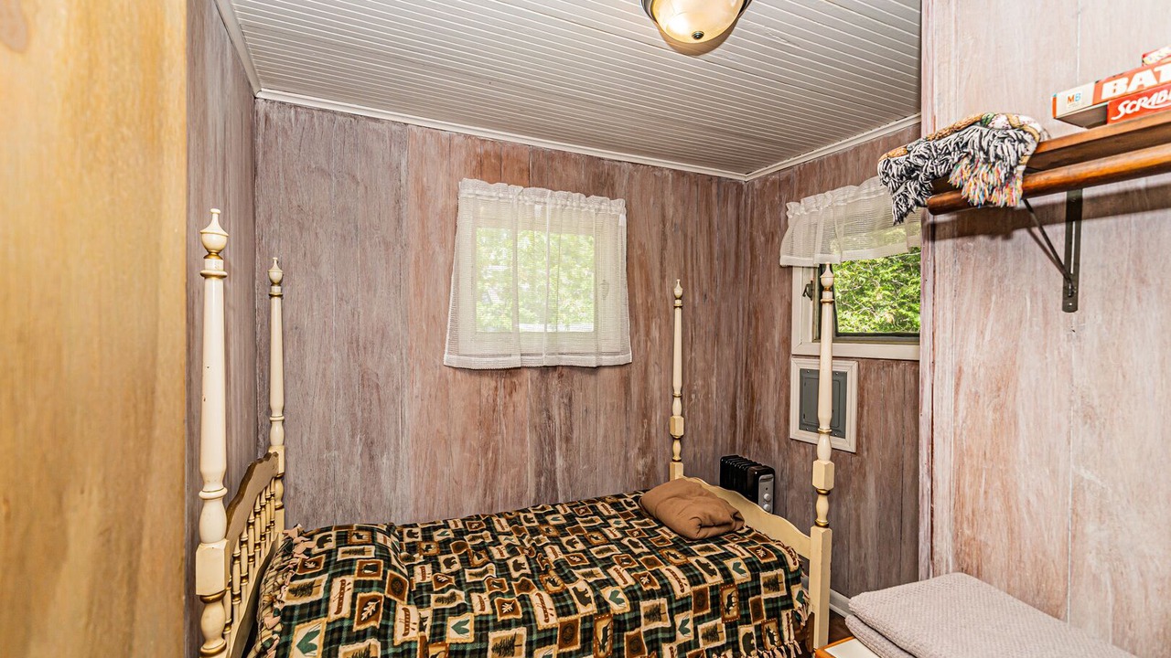 Photo of Bedroom in Fox Lake