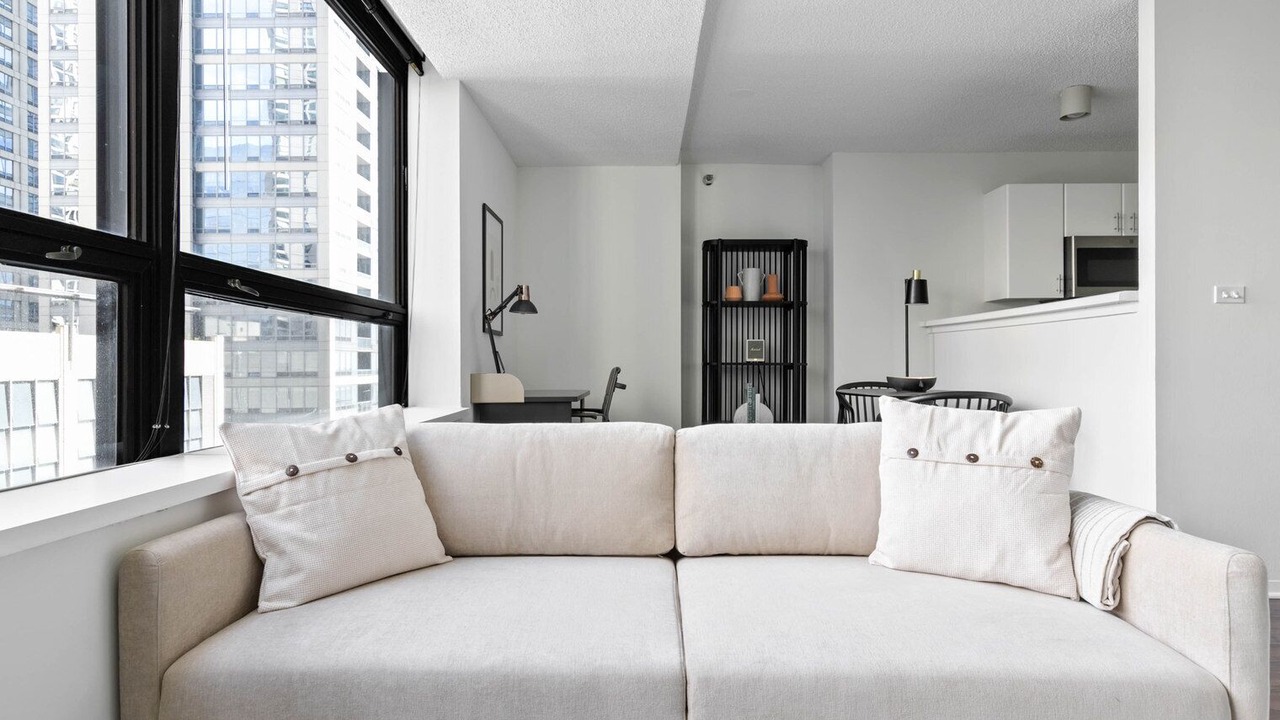 Photo of Livingroom in Streeterville
