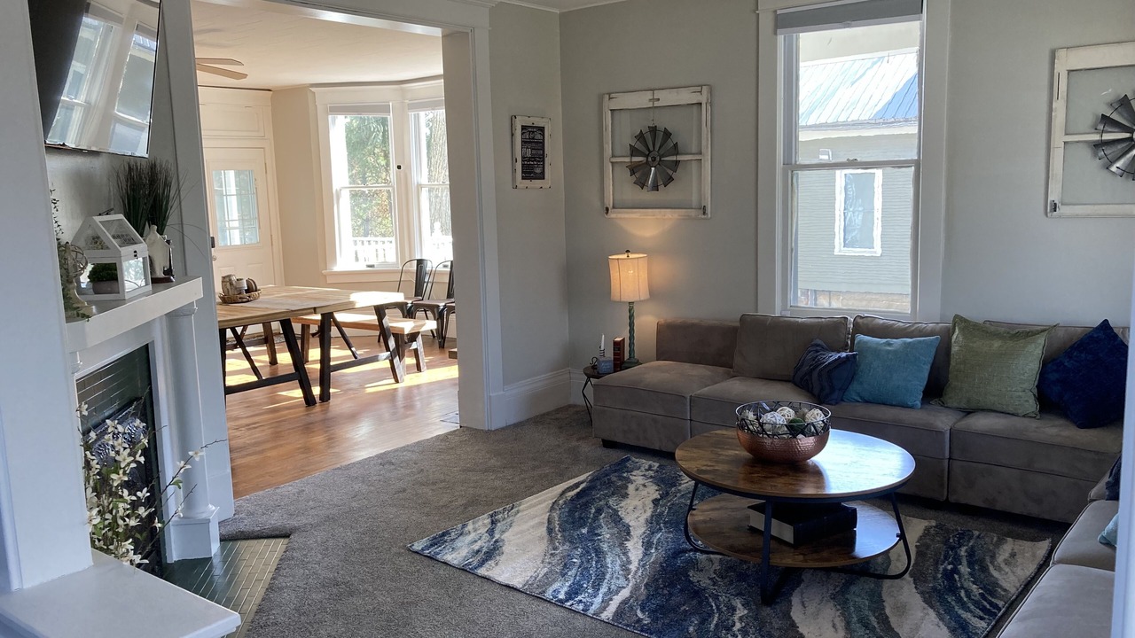 Photo of Livingroom in Hamilton