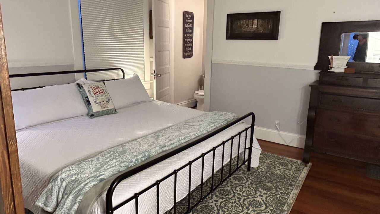 Photo of Bedroom in Hamilton